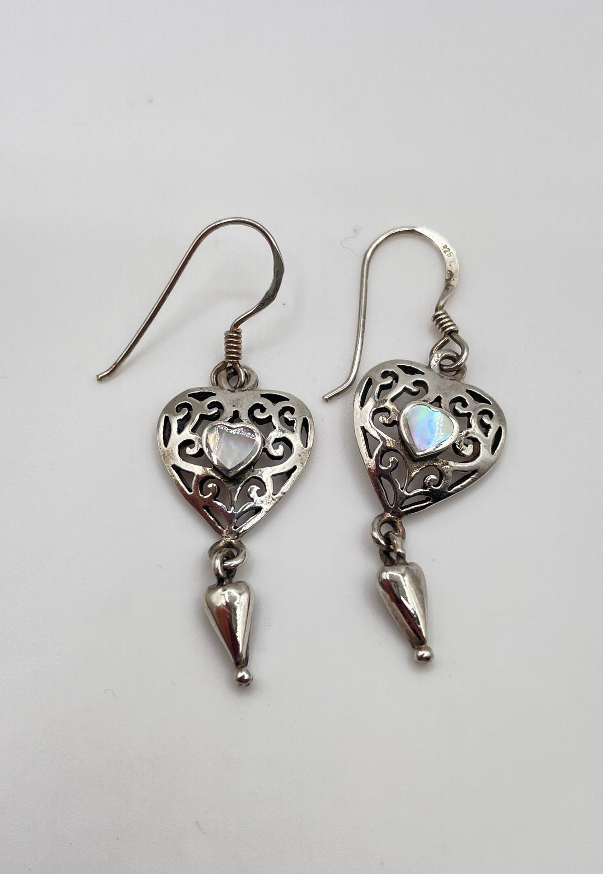 925 Sterling Silver Mother Of Pearl Openwork Filigree Heart Drop Earrings 3.8g