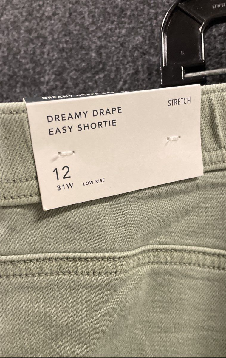 American Eagle Women's Dreamy Drape Easy Shortie Green Low Rise Stretch 12 NWT
