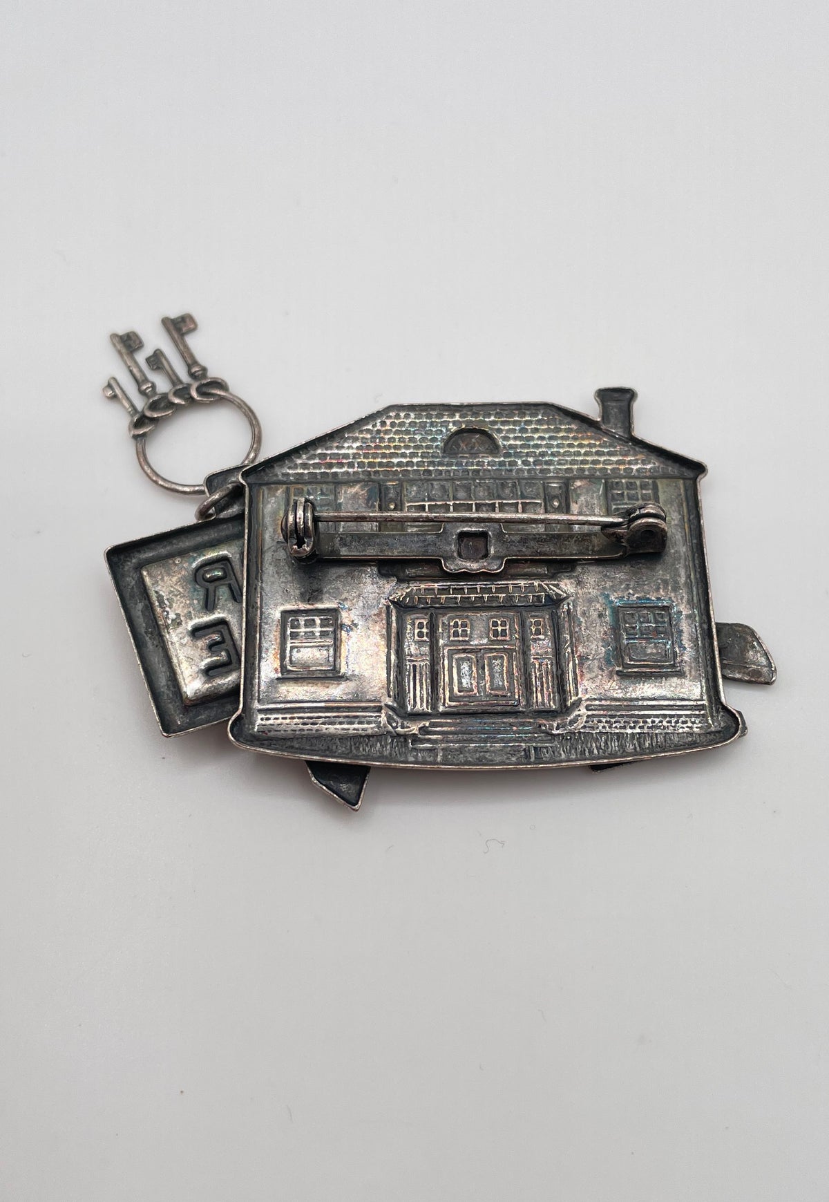 925 Sterling Silver W/ Low Grade Backing (Ag 86) For Sale House Brooch Pin 12.4g