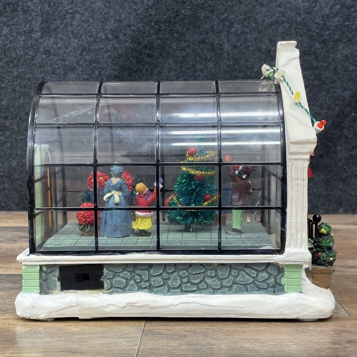 Vintage-style Christmas Village "Holly's House"