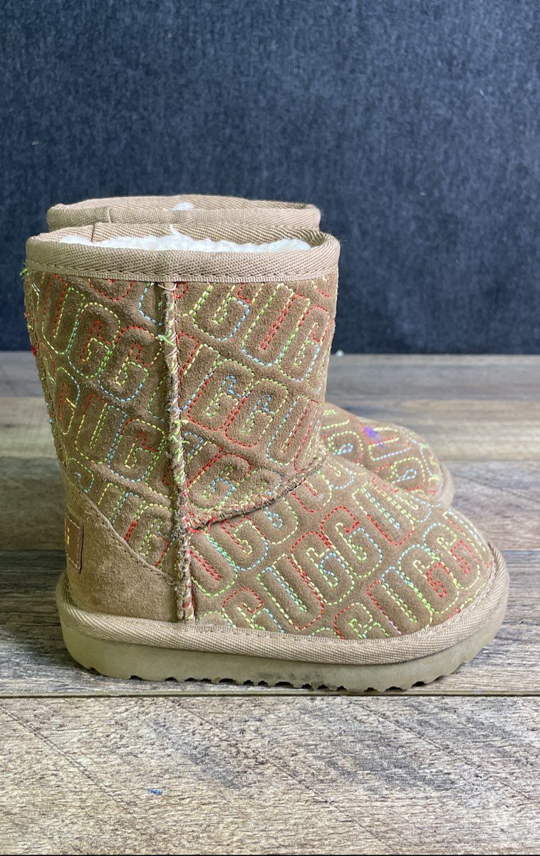 UGG Classic Graphic Stitch Chestnut Multi Toddler Suede Boots Size 7T