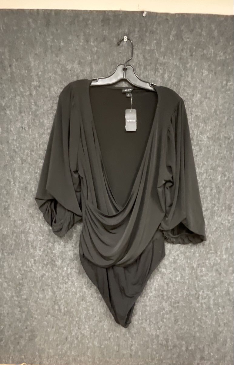 Torrid Women's Black Surplice Wrap Front Long Sleeve Bodysuit Sz 1 NWT