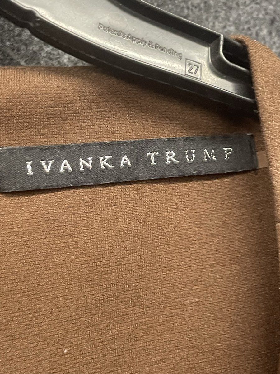Ivanka Trump Women's Sleeveless Sheath Dress Brown Sunburst Pleated Sz 2