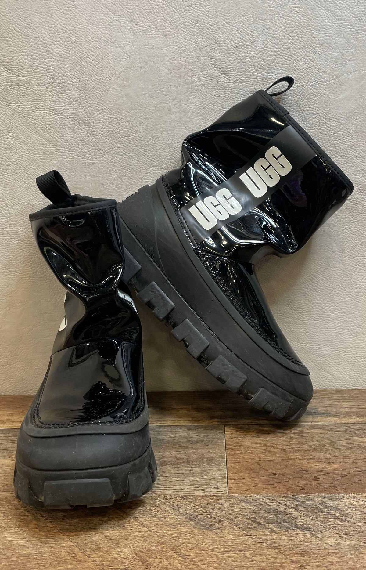 UGG Classic Brellah Mini Black Patent Platform Boots Women's Size 7