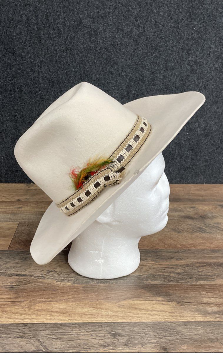 Vintage Smithbilt Men's Off-White Felt Western Cowboy Hat Woven Feather Band