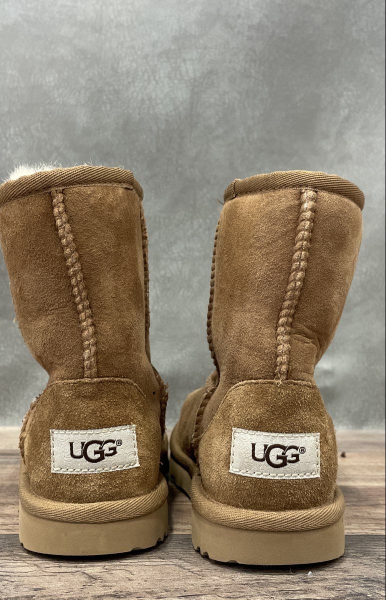 UGG Classic Short II Chestnut Suede Sheepskin Boots Women's Size 12