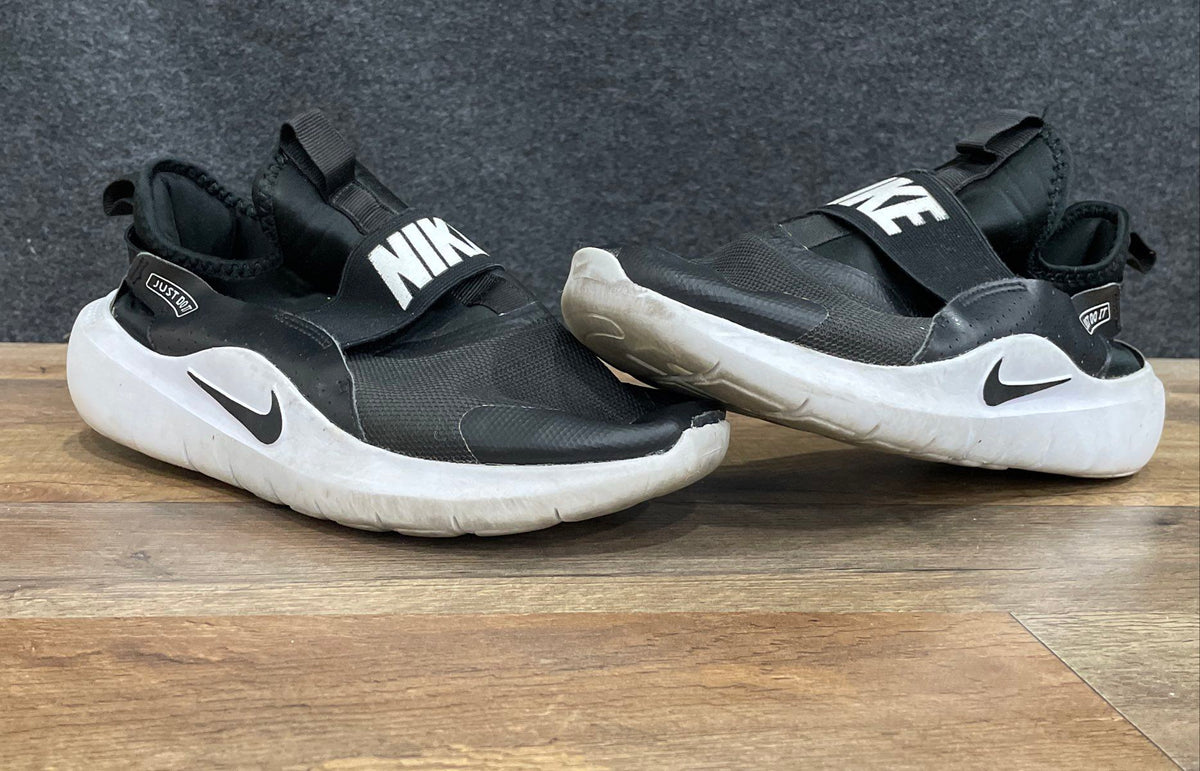 Nike Flex Runner 3 GS Black White Kids Slip-On Running Shoes Size 7Y