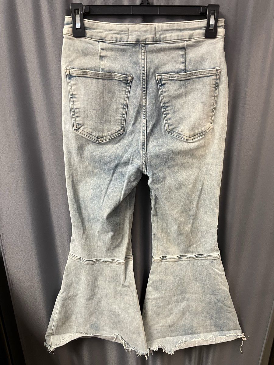 Free People We The Free Women's Light Wash Flare Leg Jeans High Rise Raw Hem 28
