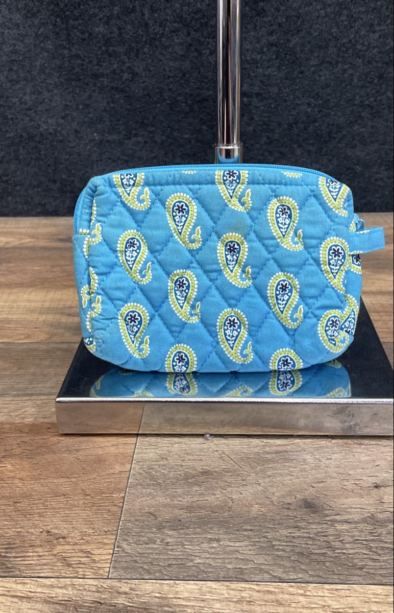 Vera Bradley Blue Symphony in Hue Paisley Quilted Small Zip Coin Purse Pouch