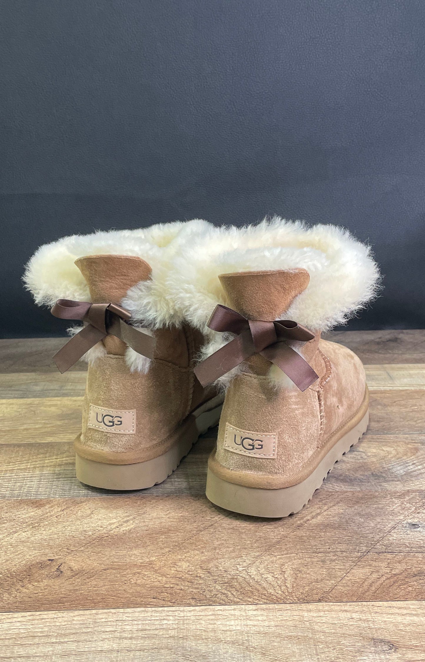UGG Mini Bailey Bow II Chestnut Suede Shearling Boots Women's Size 8
