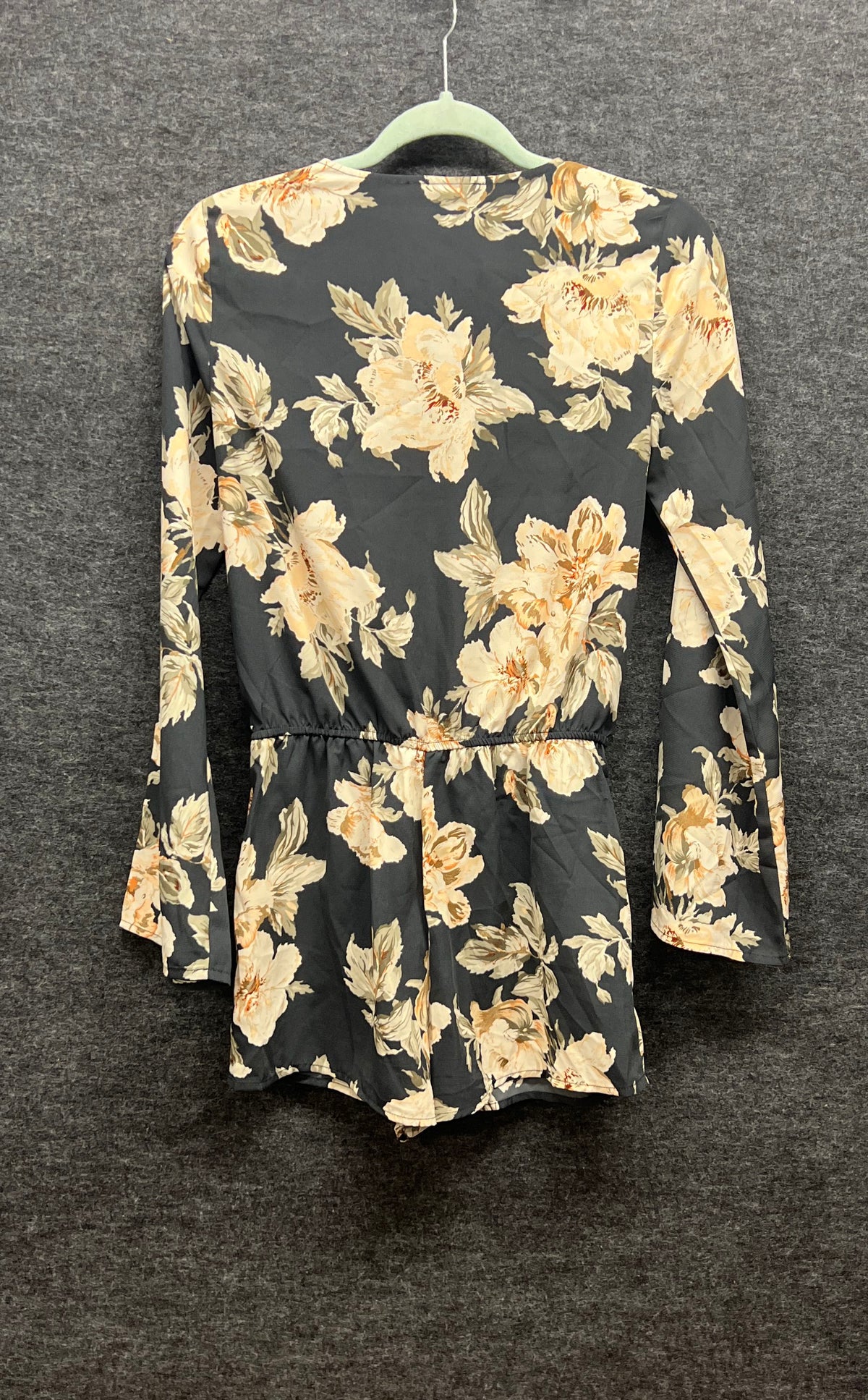 Lulus Women's Black Cream Floral V-Neck Long Sleeve Romper NWT Sz XS