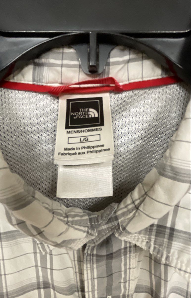 The North Face Men's Short Sleeve Button Up Shirt White Grey Plaid Hiking Sz L