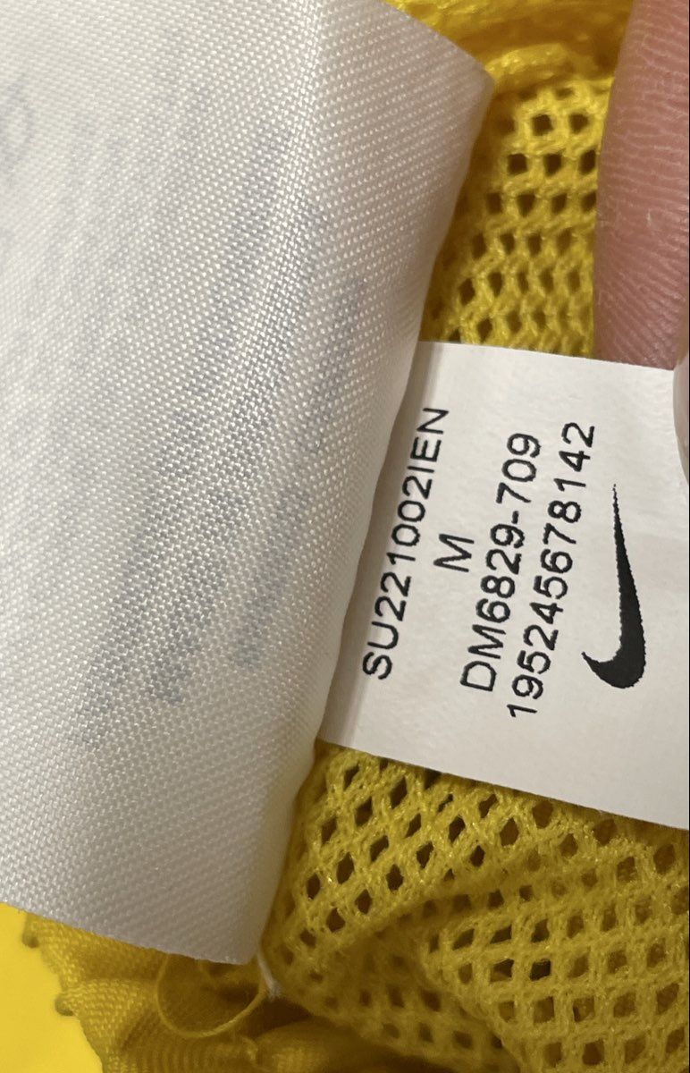 Nike Men's Yellow Woven Swim Trunks Mesh Lined Elastic Waist Shorts Size M