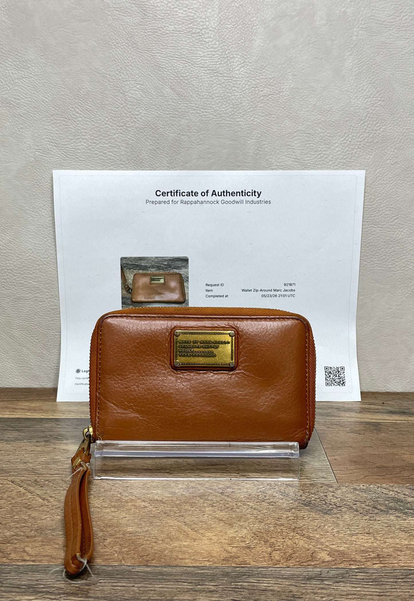 Marc by Marc Jacobs Brown Leather Standard Supply Zip Around Wristlet Wallet COA