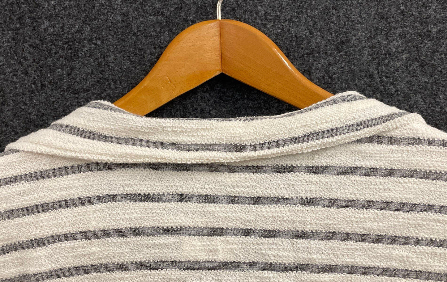 Double Zero Women's White Gray Striped Collared Textured Top Shirt Sz L NWT