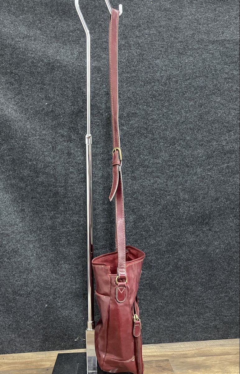 Relic Red Leather Crossbody Shoulder Bag Brass Hardware Adjustable Strap