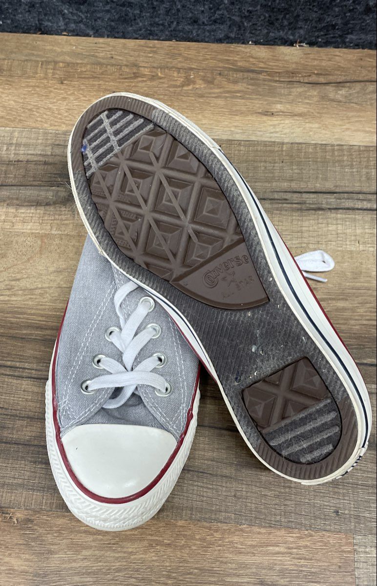 Converse Chuck Taylor All Star Low Top Grey Canvas Sneakers Men's 6 Women's 8