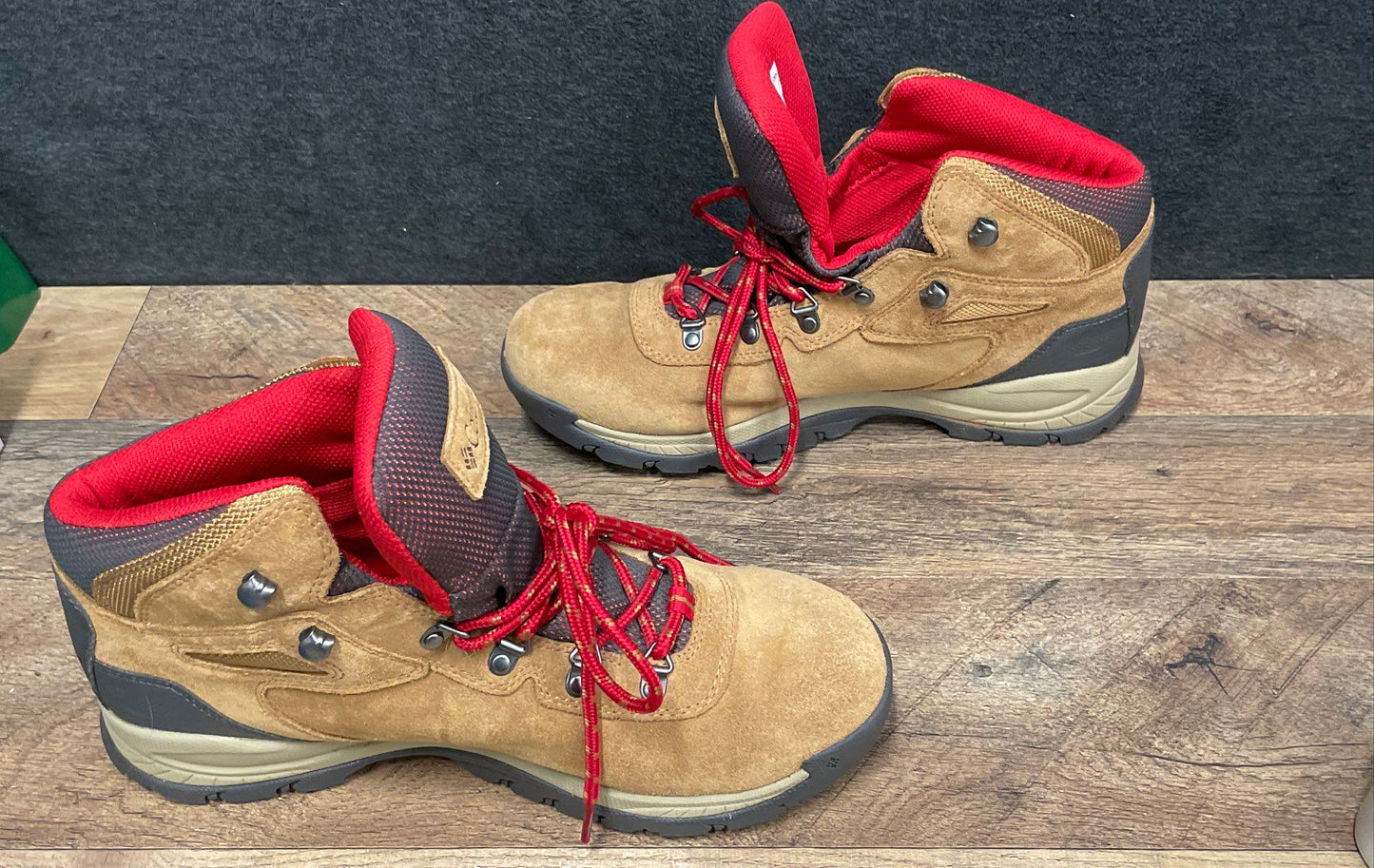 Columbia Newton Ridge Plus Waterproof Elk Red Hiking Boots Women's Size 12