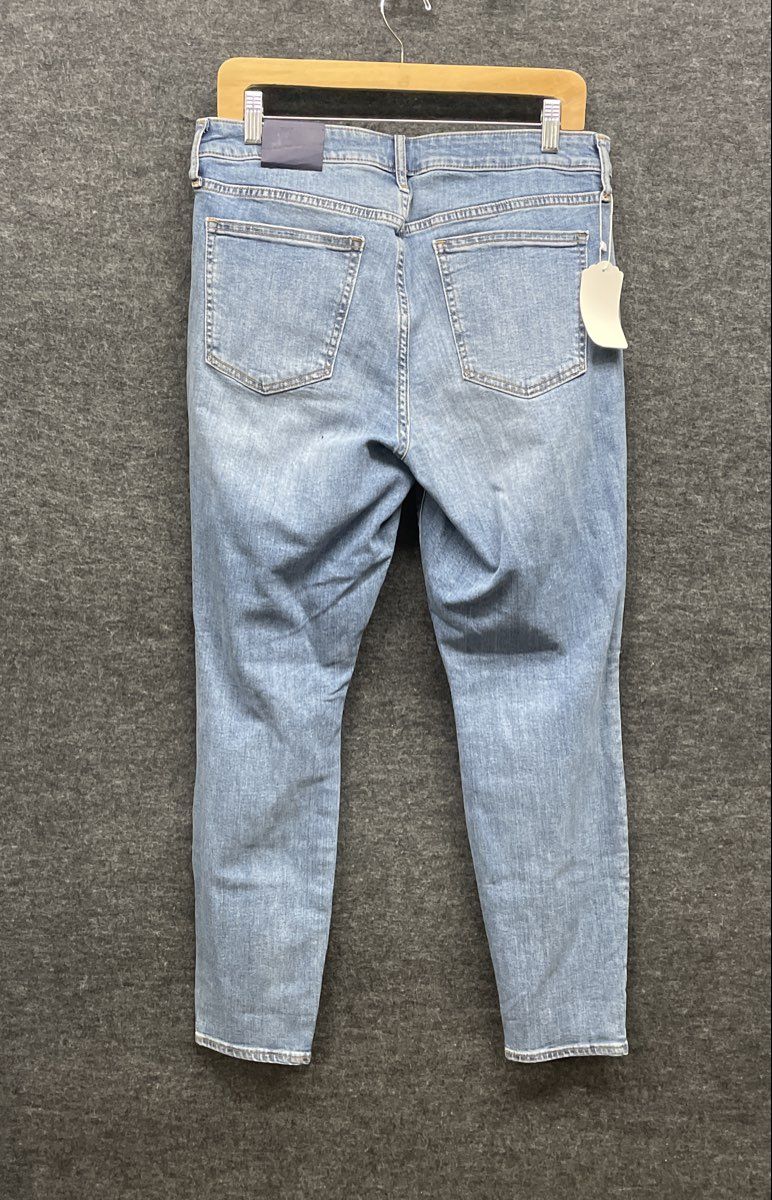 GAP Women's Light Wash Distressed High Rise Skinny Jeans Sz 32 NWT