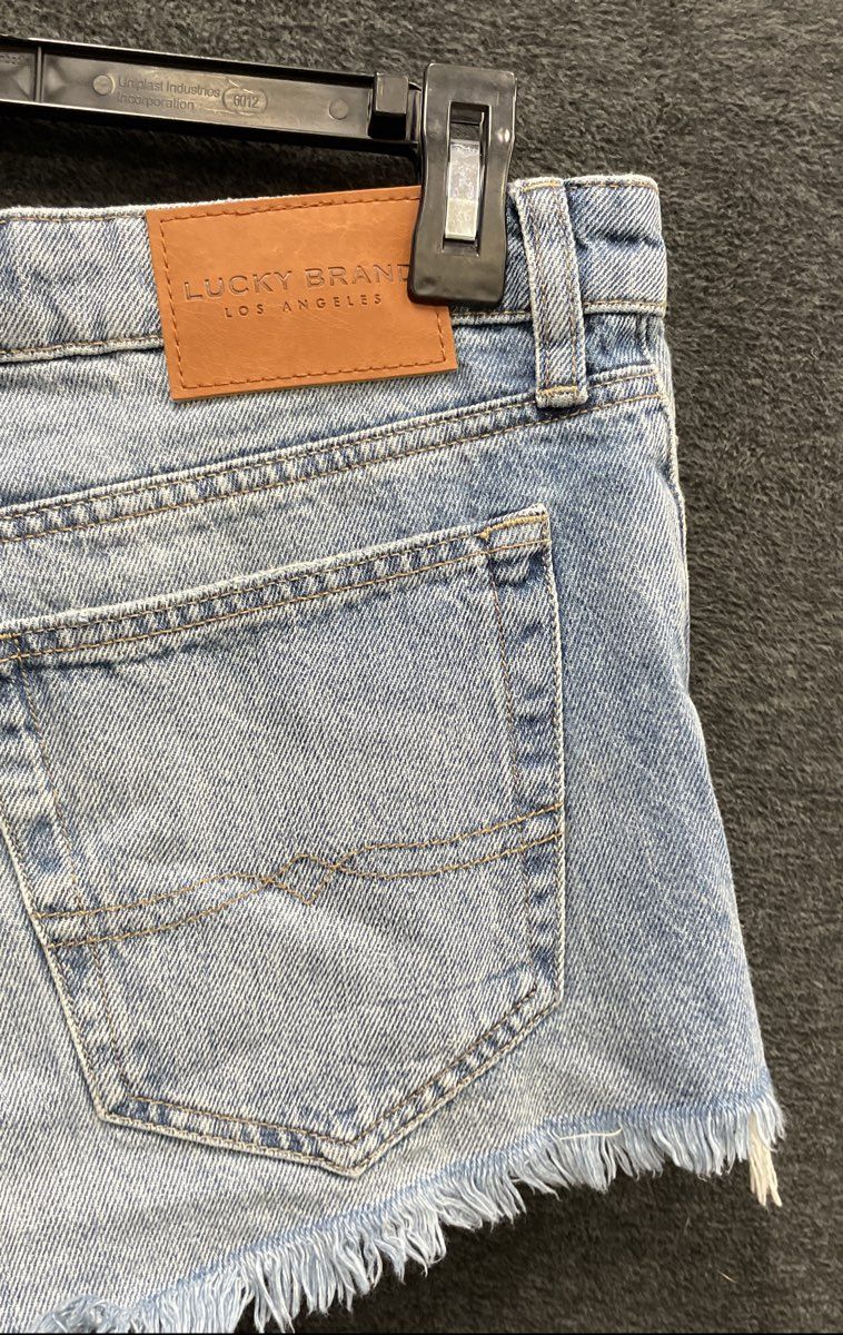 Lucky Brand Women's The Cut Off Denim Shorts Light Wash Distressed Sz 4/27