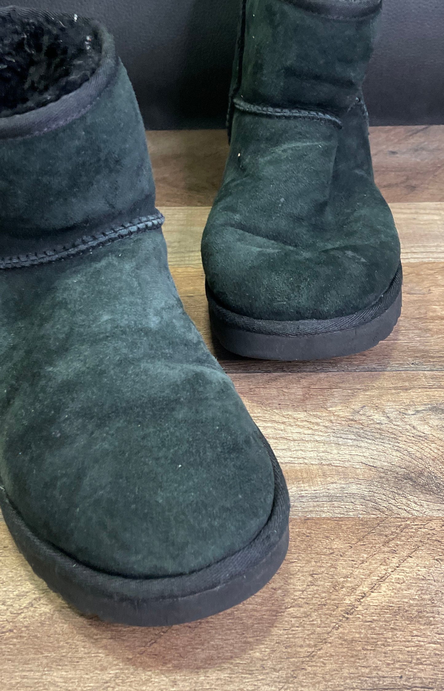 UGG Classic Mini II Black Suede Sheepskin Ankle Boots Women's Size 10