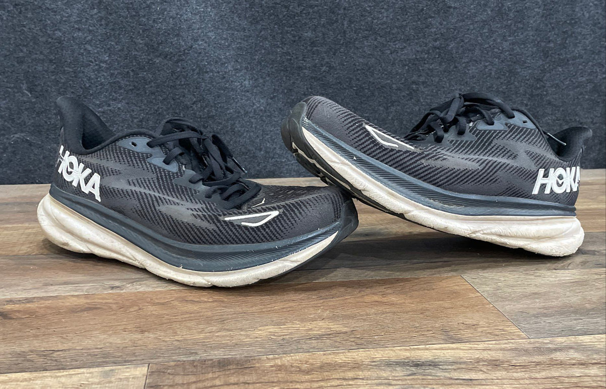 Hoka Clifton 9 Black White Men's Running Shoes Size 10.5 2E Wide