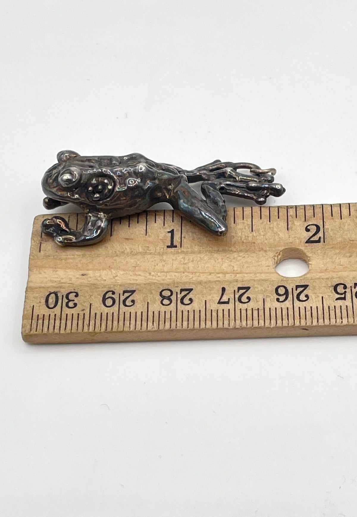 925 Sterling Silver Crouching Frog Pendant 5.9g
