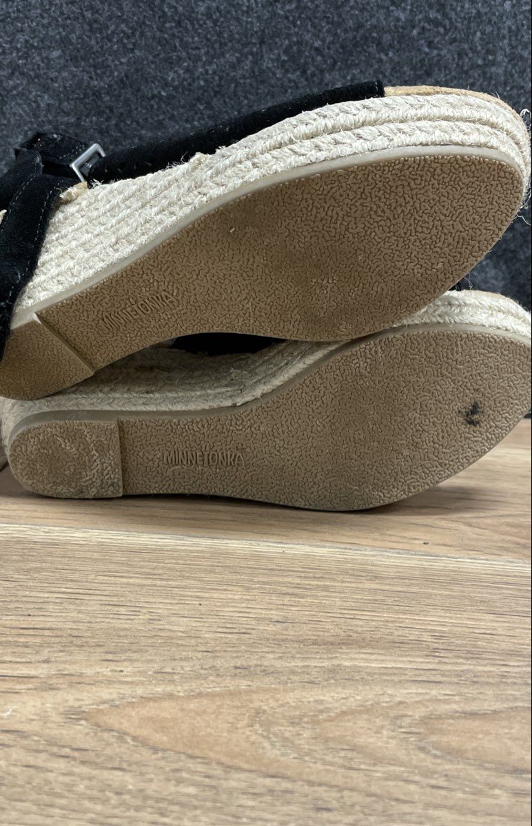 Minnetonka Brea Black Leather Perforated Espadrille Wedge Sandals Size 8