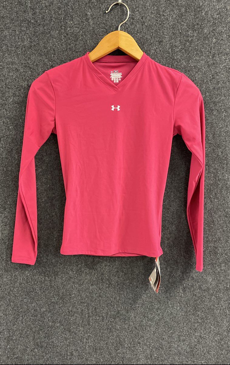 NWT Women's Size M Pink Under Armour Athletic Heat Gear Shirt