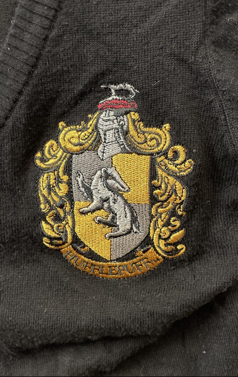 Harry Potter Hufflepuff Women's Black Knit Button Front Cardigan Sweater Sz M