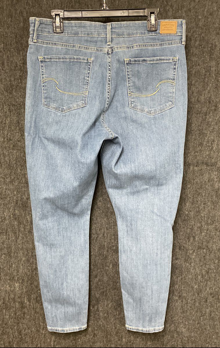 Signature by Levi Strauss Women's Blue Mid Rise Skinny Jeans Sz 16S W33 L28