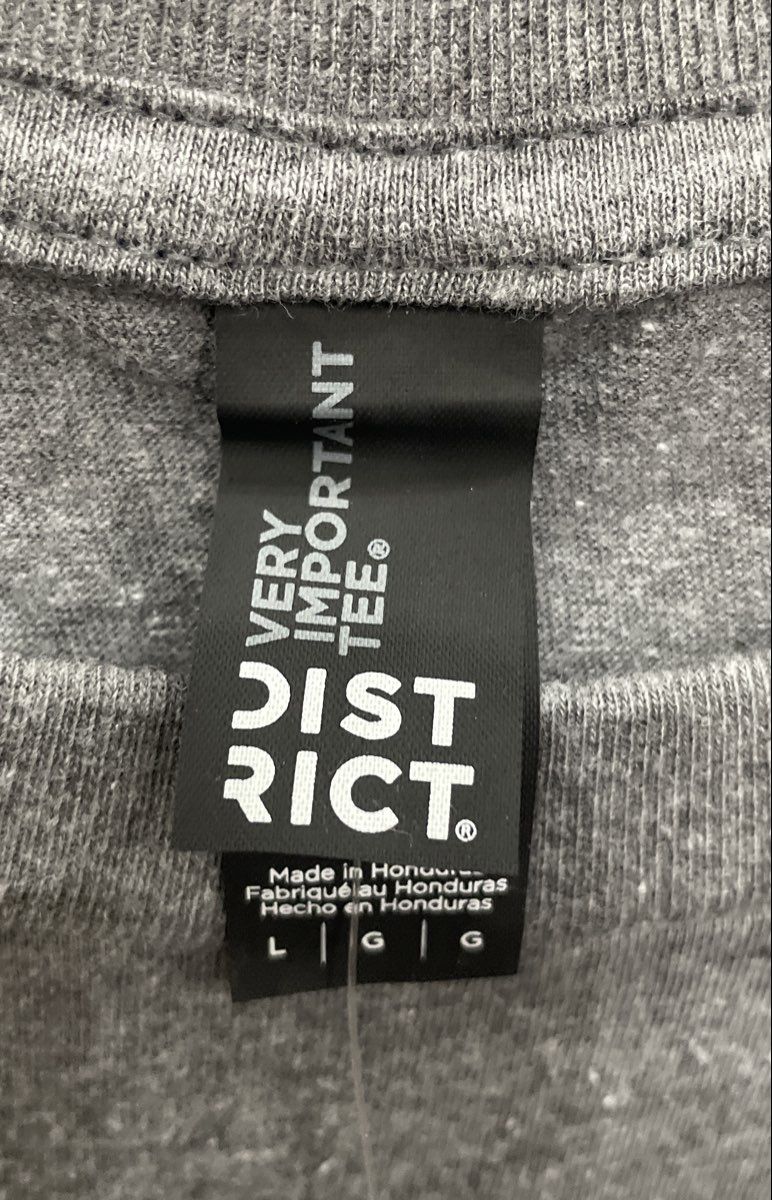 District Men's Gray Seacrets Bar & Grill Skull Graphic Sleeveless Shirt NWT Sz L