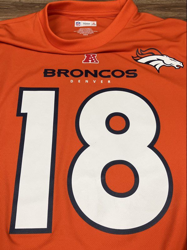 NFL Team Apparel Men's Denver Broncos Peyton Manning 18 Orange Jersey Sz M