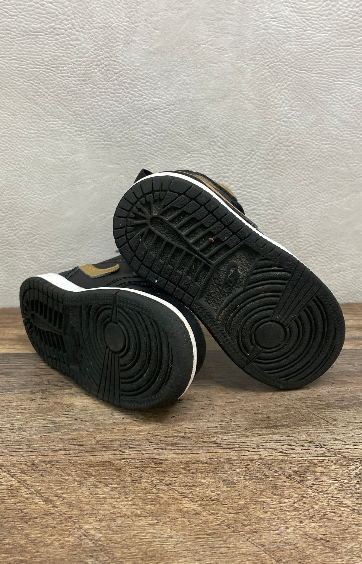 Nike Air Jordan 1 Mid Black Metallic Gold Toddler Sneakers Size 6C