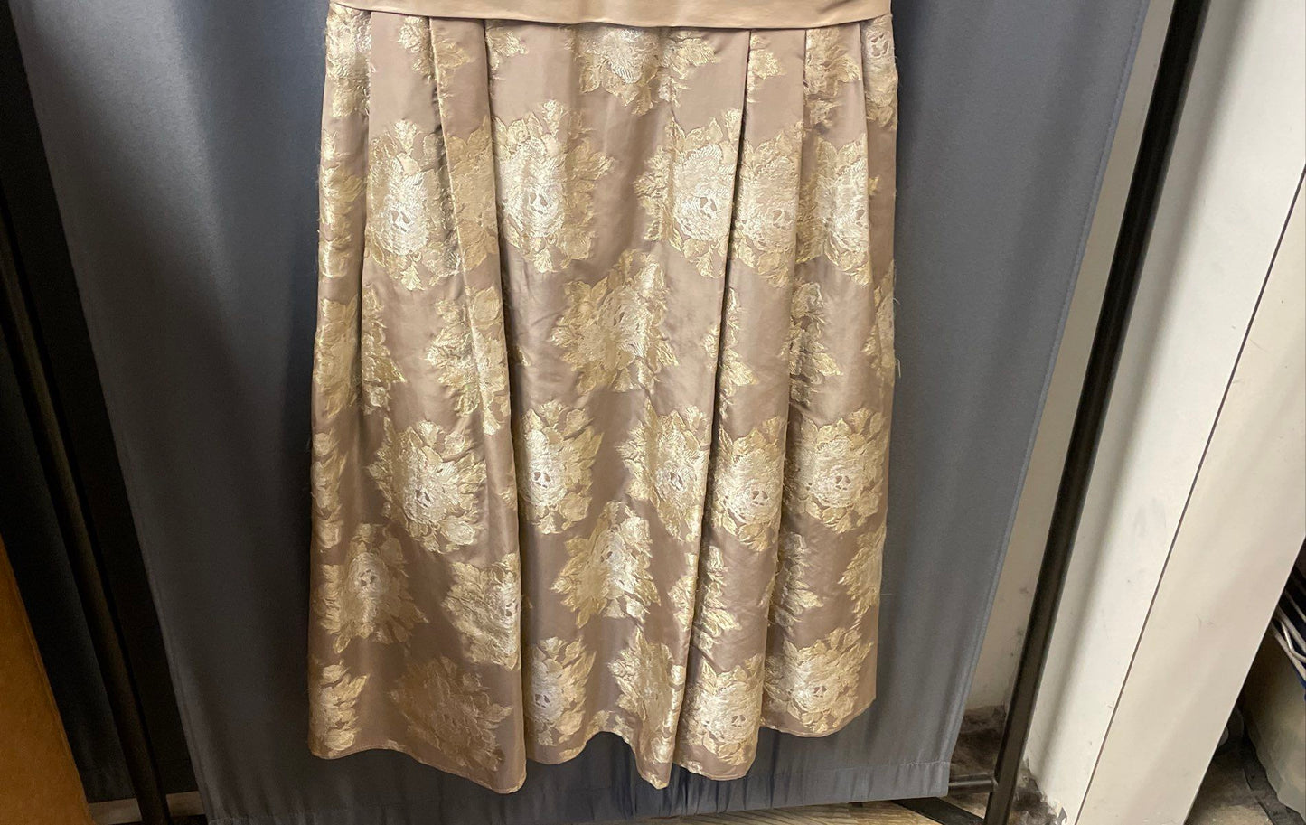 Vintage Y2K Siri Women's Beige Champagne Floral Brocade Dress Silk Trim Sz 10