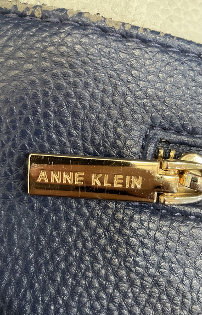 Anne Klein Navy Blue White Pebbled Leather Crossbody Shoulder Bag Gold Tone