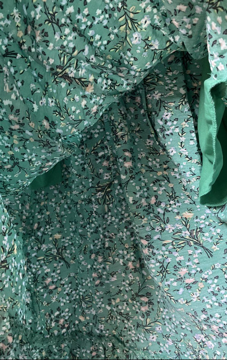LC Lauren Conrad Women's Green Ditsy Floral Smocked Tiered Midi Dress Sz M NWT