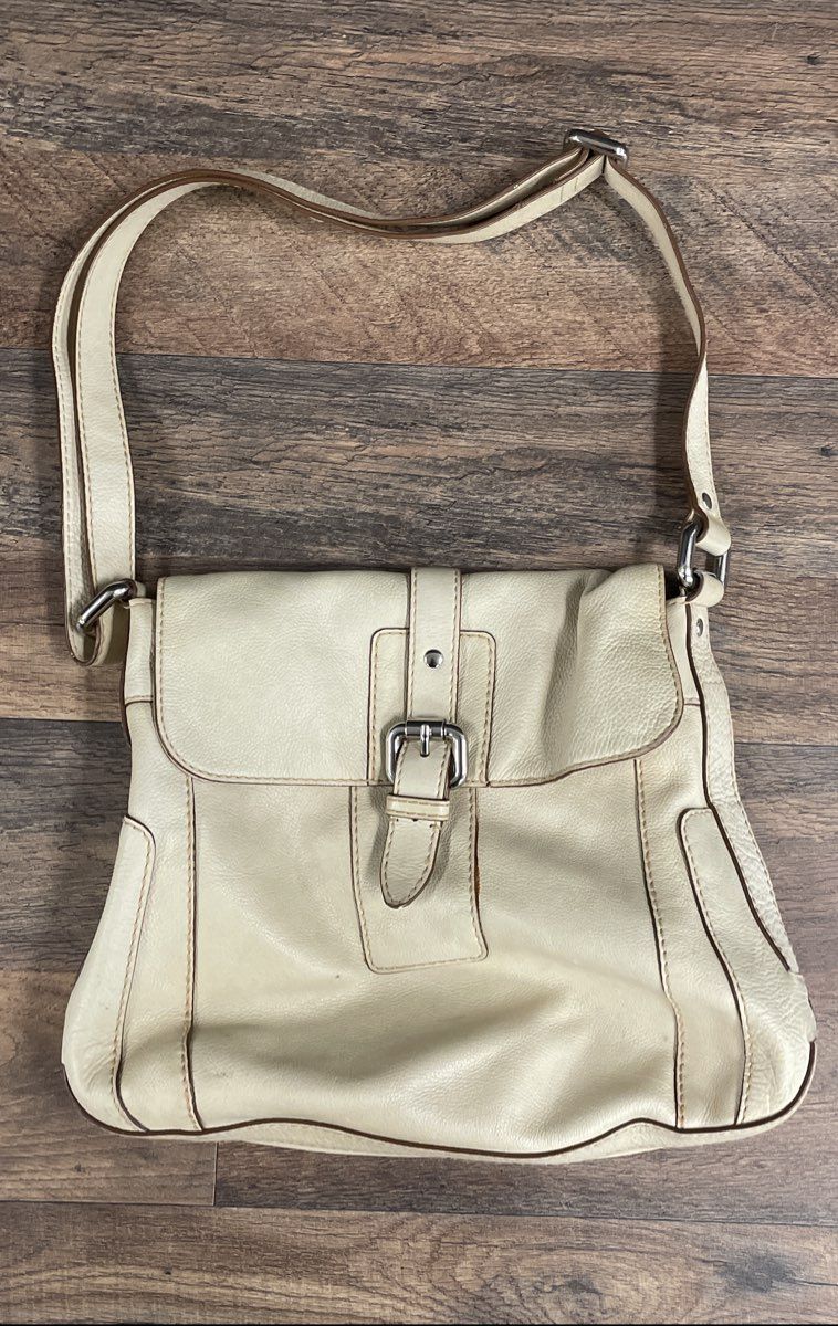 Fossil Cream Pebbled Leather Flap Crossbody Bag Silver Hardware Adjustable