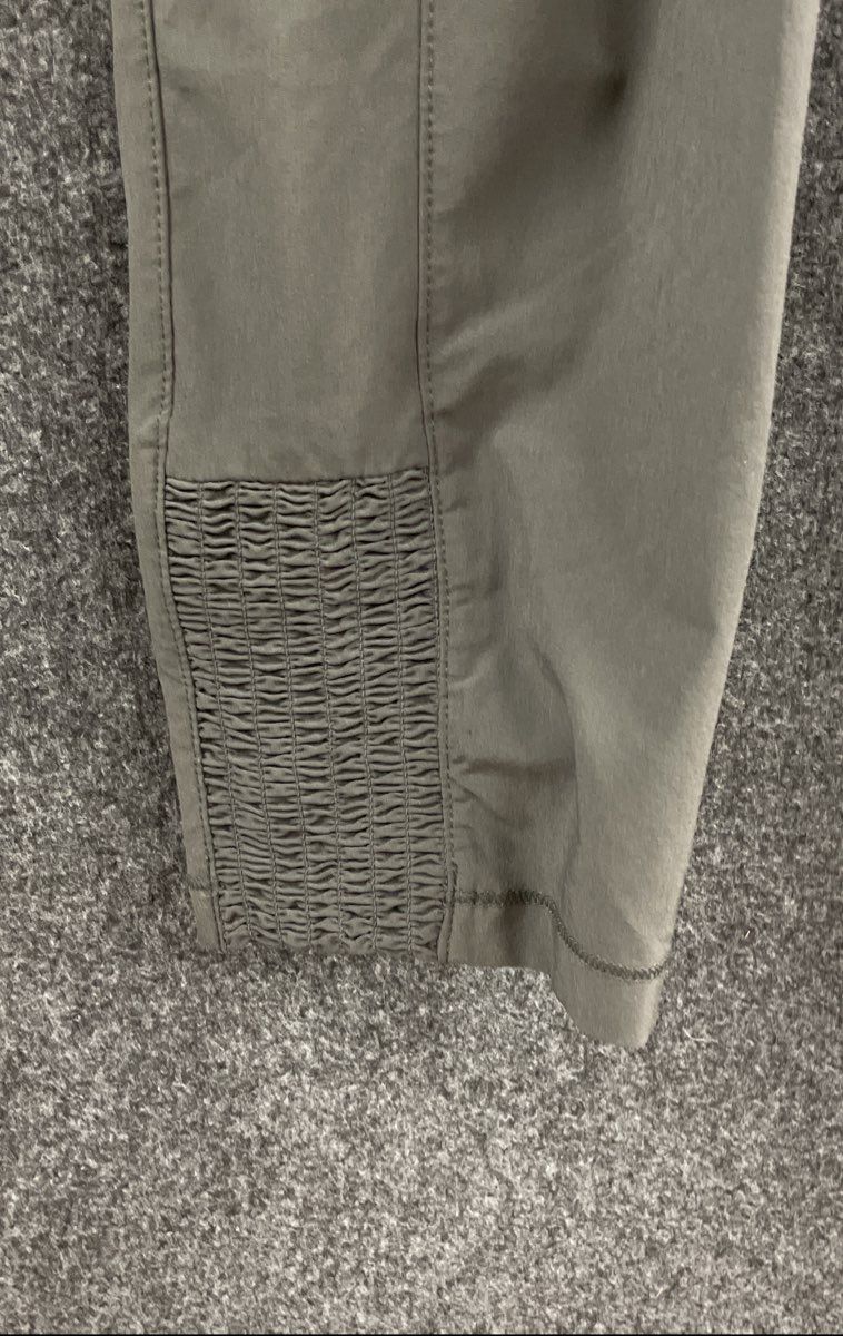 Athleta Women's Gray Cabo Jogger High Rise Ruffle Waist Smocked Cuff Pants Sz M