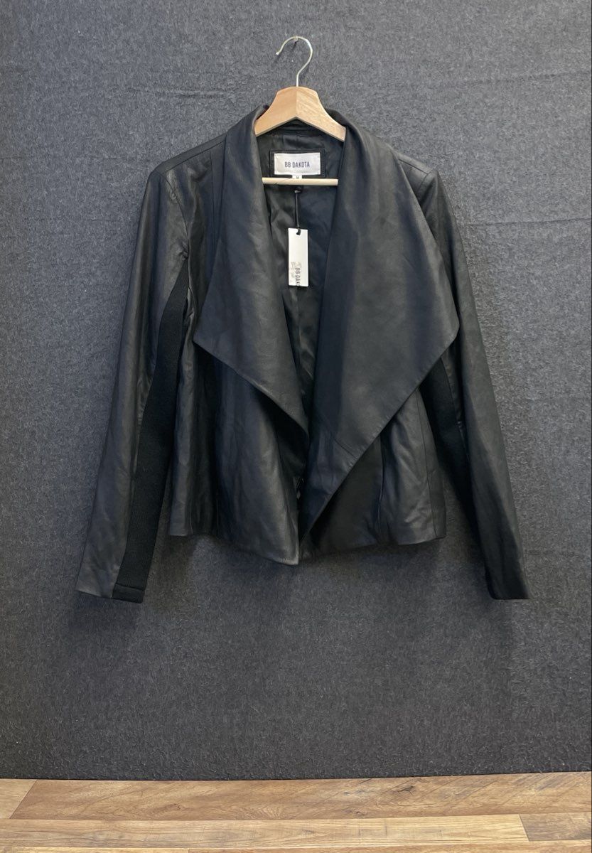 BB Dakota Women's Black Leather Drape Front Jacket Faux Fur Collar Sz M NWT