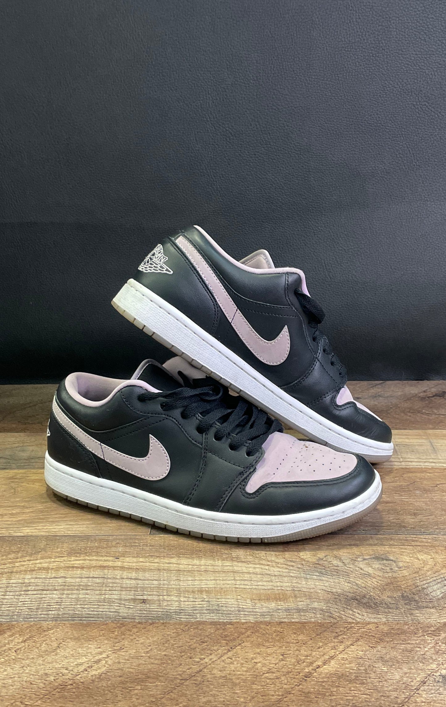 Nike Air Jordan 1 Low SE Iced Lilac Black White Sneakers Size 8.5 COA