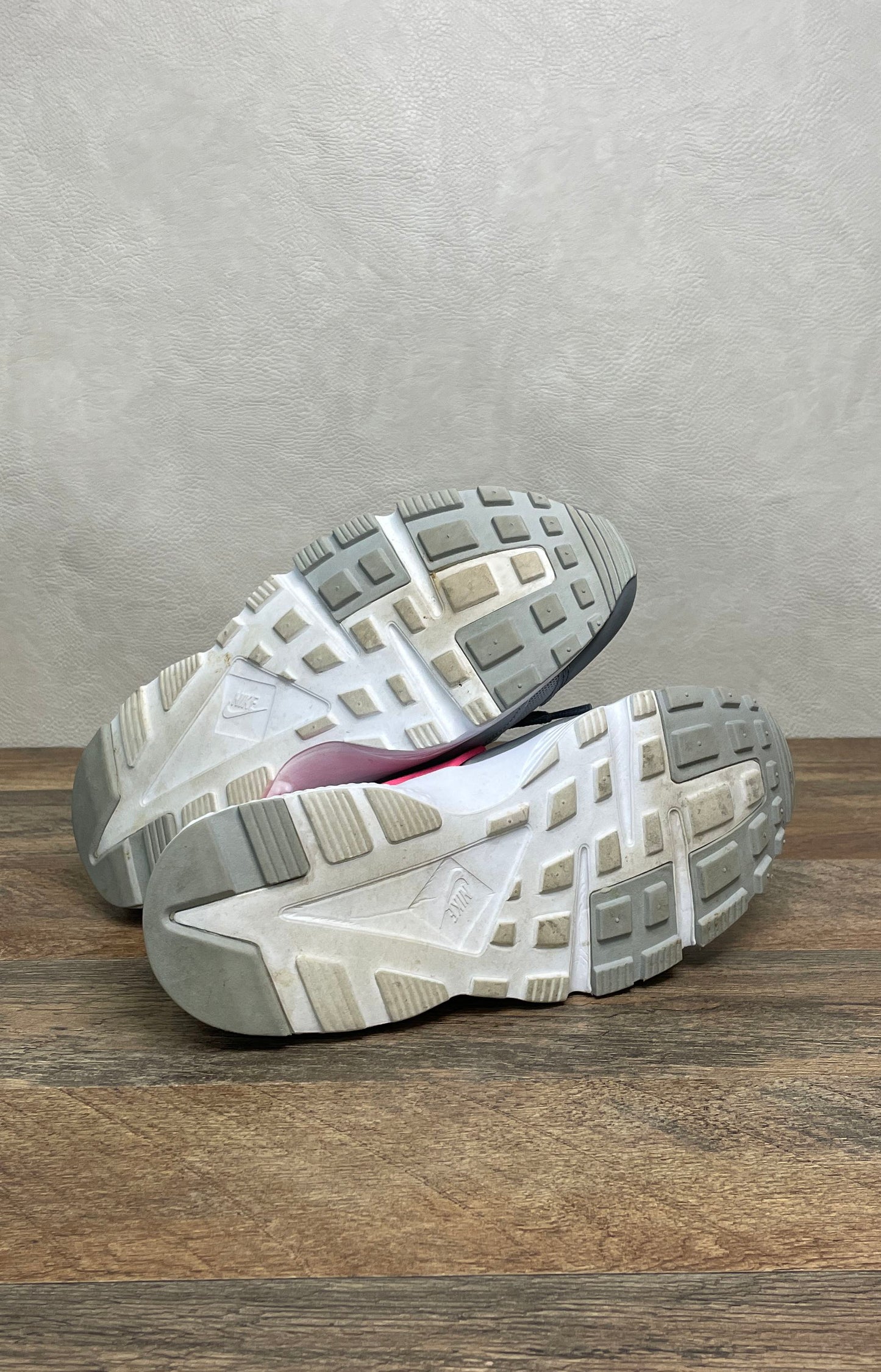 Nike Air Huarache Run GS Grey Pink Kids Running Sneakers Size 7Y