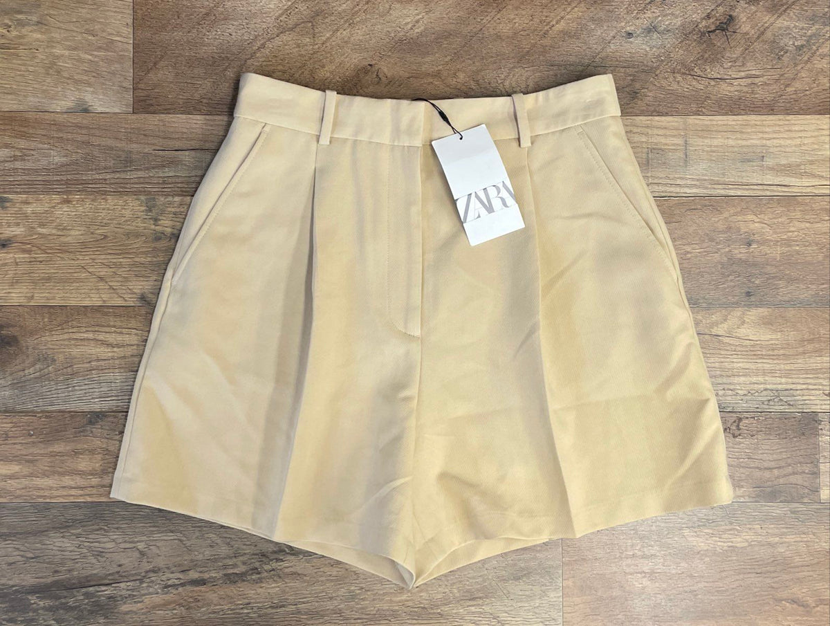 Zara Women's Beige High-Rise Pleated Front Shorts NWT Sz M