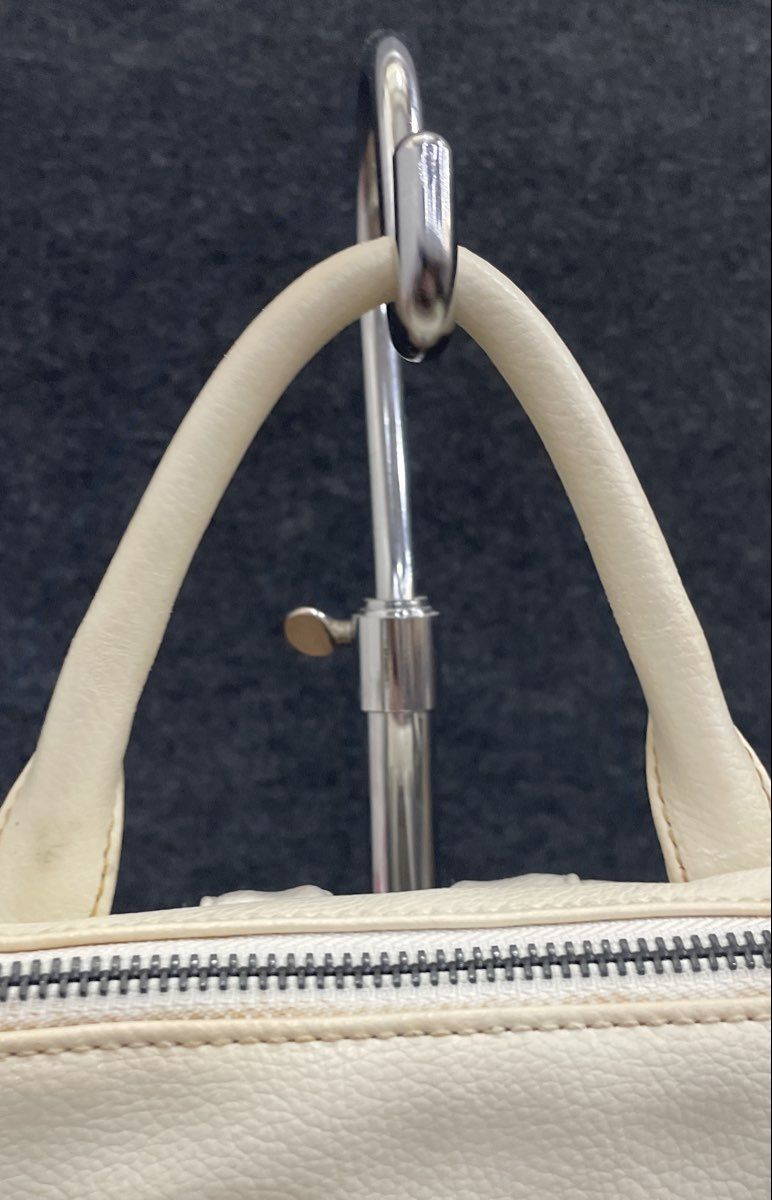 Vivayou White Pebbled Convertible Backpack Tote Bag Silver Lightning Bolt Zipper