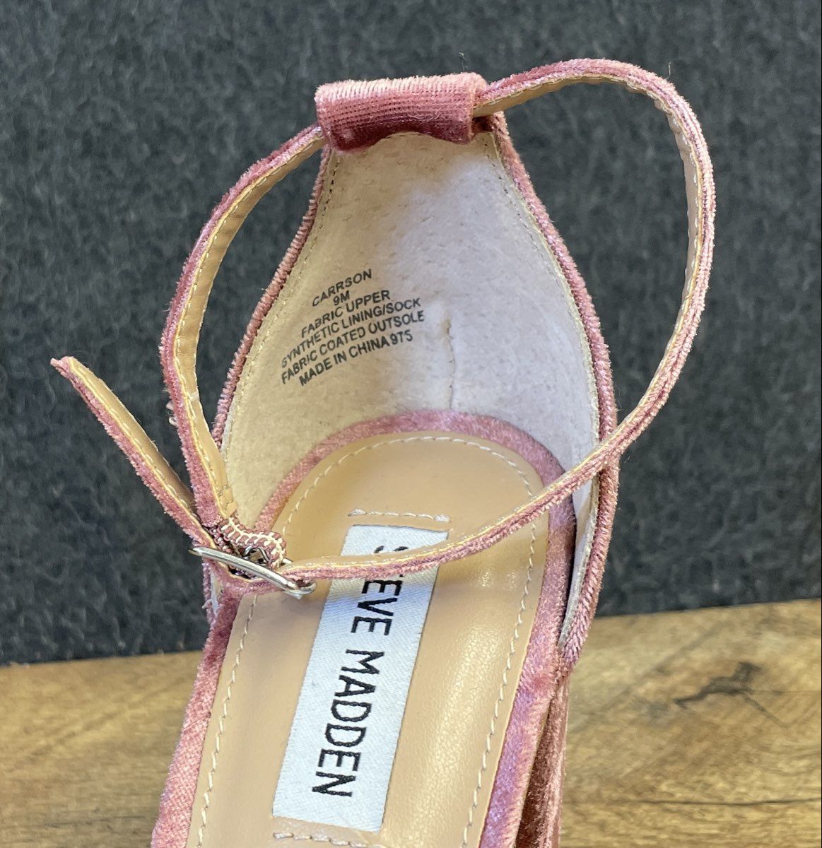 Steve Madden Carrson Blush Pink Velvet Ankle Strap Block Heel Sandals Size 9M