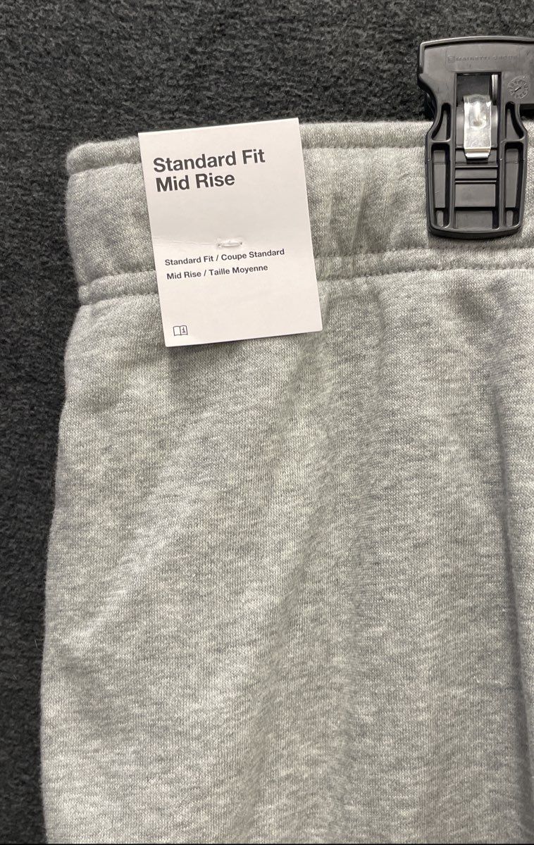 Nike Women's Gray Heather Mid Rise Standard Fit Fleece Shorts Sz 3X NWT