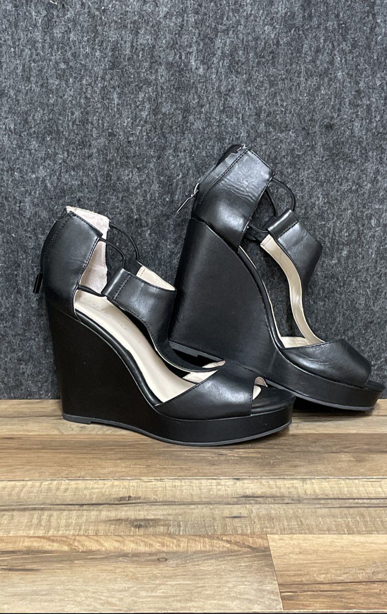 Kenneth Cole Hayley Black Leather T-Strap Platform Wedge Sandals Women's Size 9