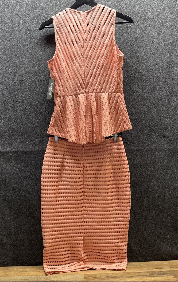 New York & Company Women's 2-Piece Set Peach Peplum Top Pencil Skirt Sz XS NWT