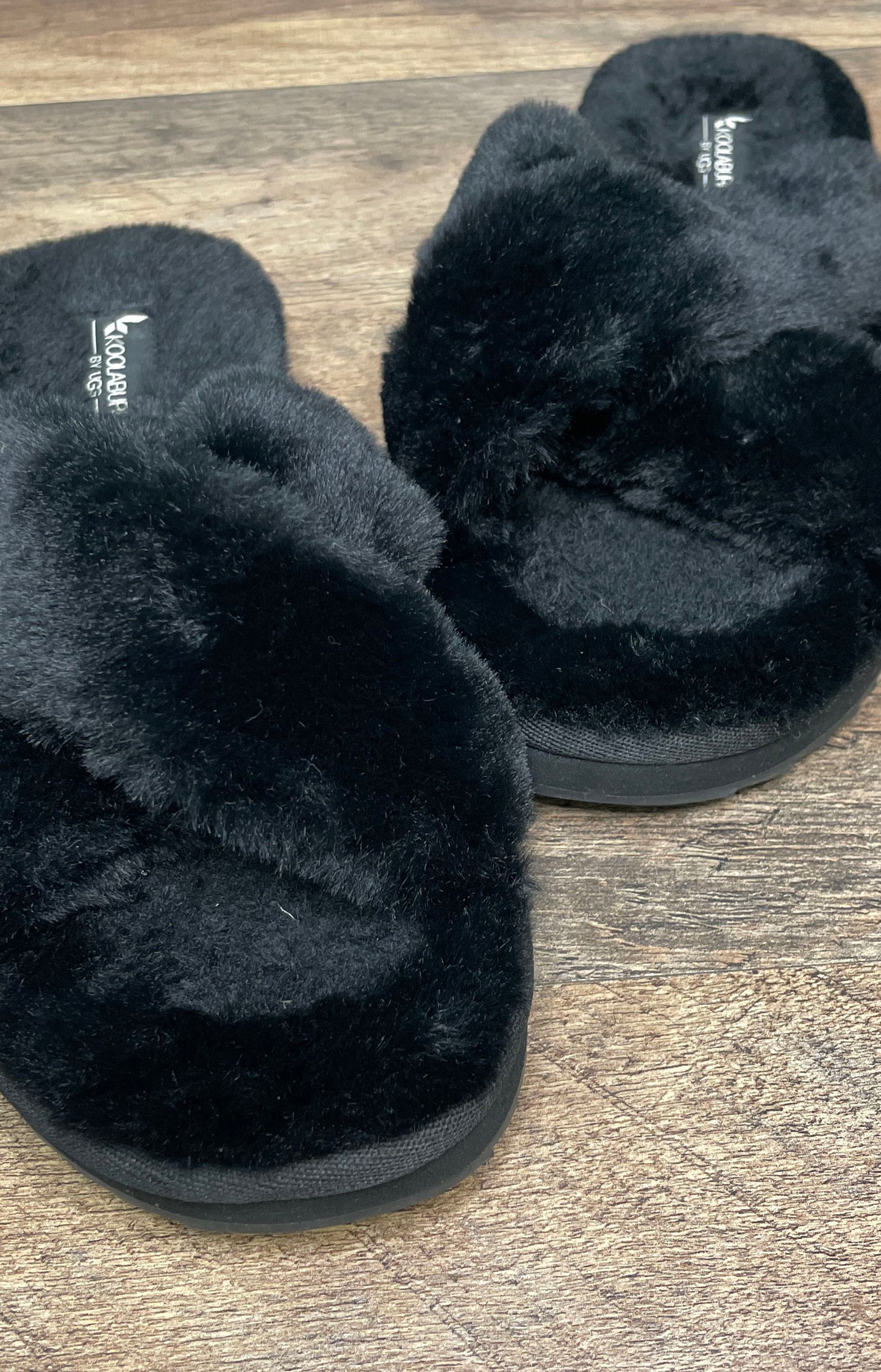 Koolaburra by UGG Fuzz-Ah Black Faux Fur Slide Sandals Women's Size 7