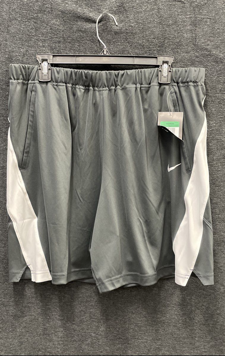 NWT Women's Size XL Nike Gray Athletic Shorts